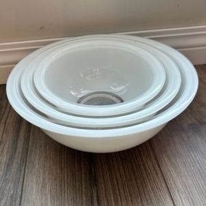 Pyrex Vintage White Glass Nesting Bowls x 3